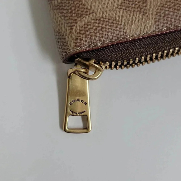 COACH Essential Signature Canvas Slim Accordion Zip Wallet - Picture 7 of 8